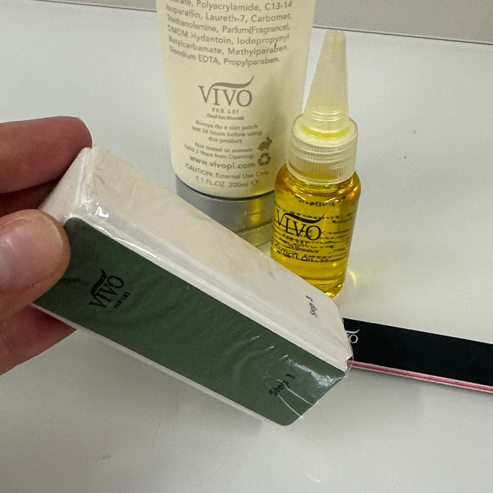 Vivo per lei Green Apple Hand & Body Lotion Set cuticle oil file board - Picture 5 of 5